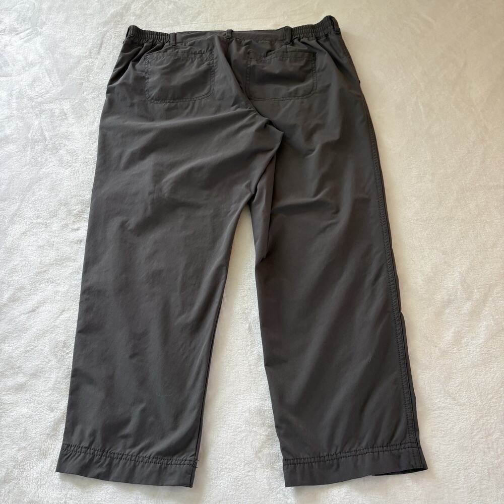 Kirkland Signature Women's Gray Capri Travel Pant Size 12 Nylon Gorpcore - Picture 10 of 16